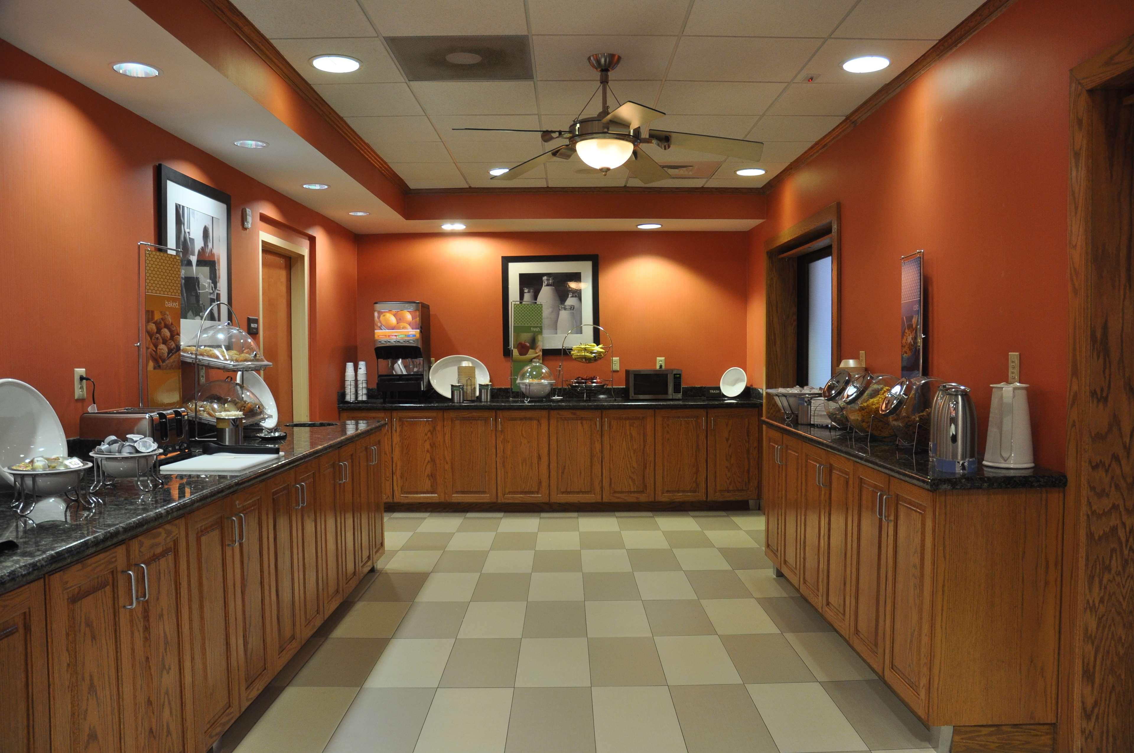 Hampton Inn Stony Creek Екстериор снимка
