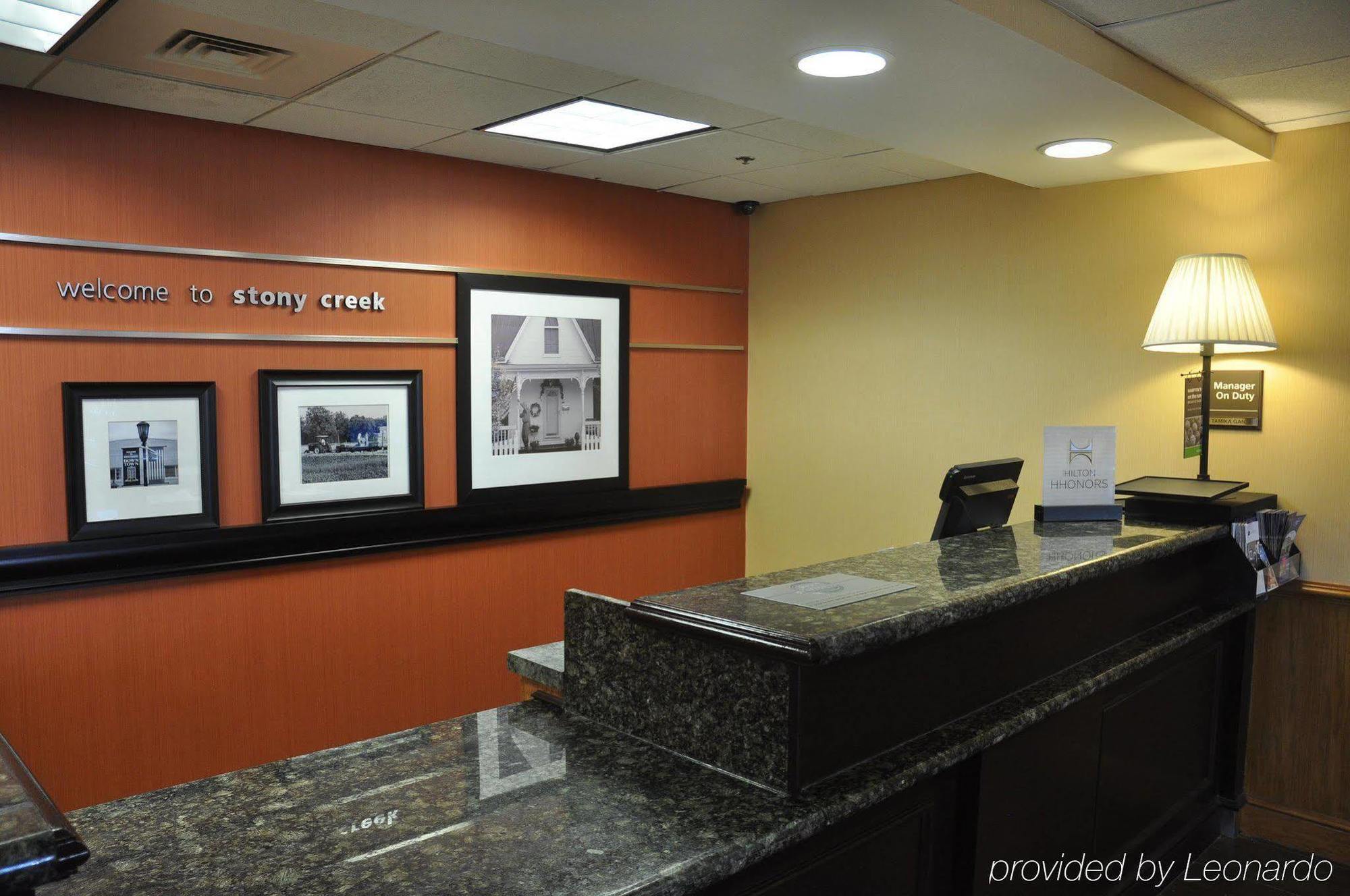 Hampton Inn Stony Creek Екстериор снимка